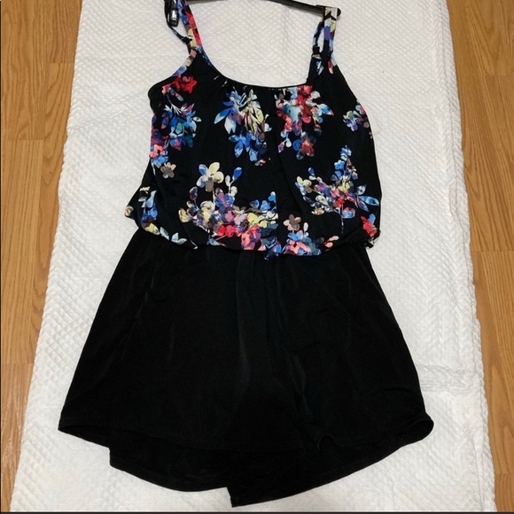 Azul by Maxine of Hollywood Swim Shorts Jumpsuit - Picture 3 of 6